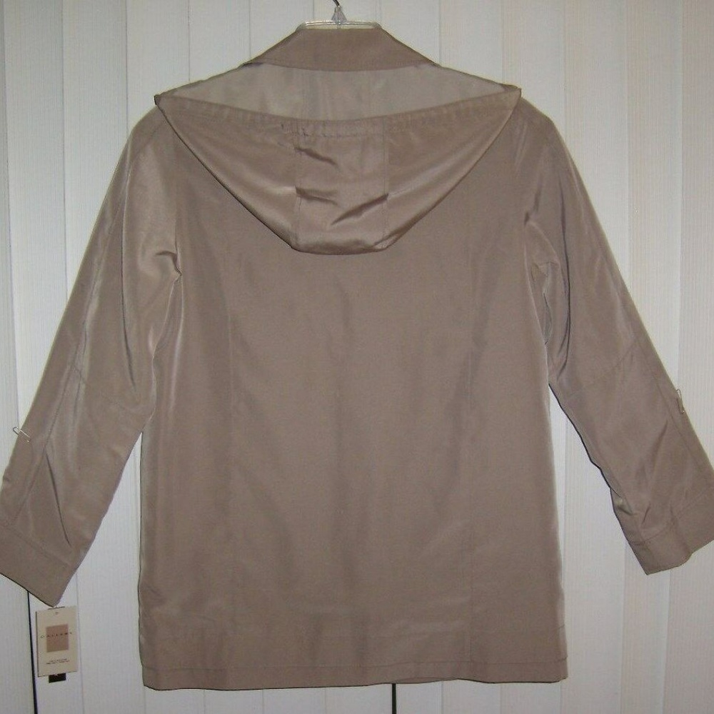 Removeable Hood jacket/coat - Picture 2 of 3